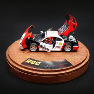 PGM 1/64 F40 White/Red - Rotating display